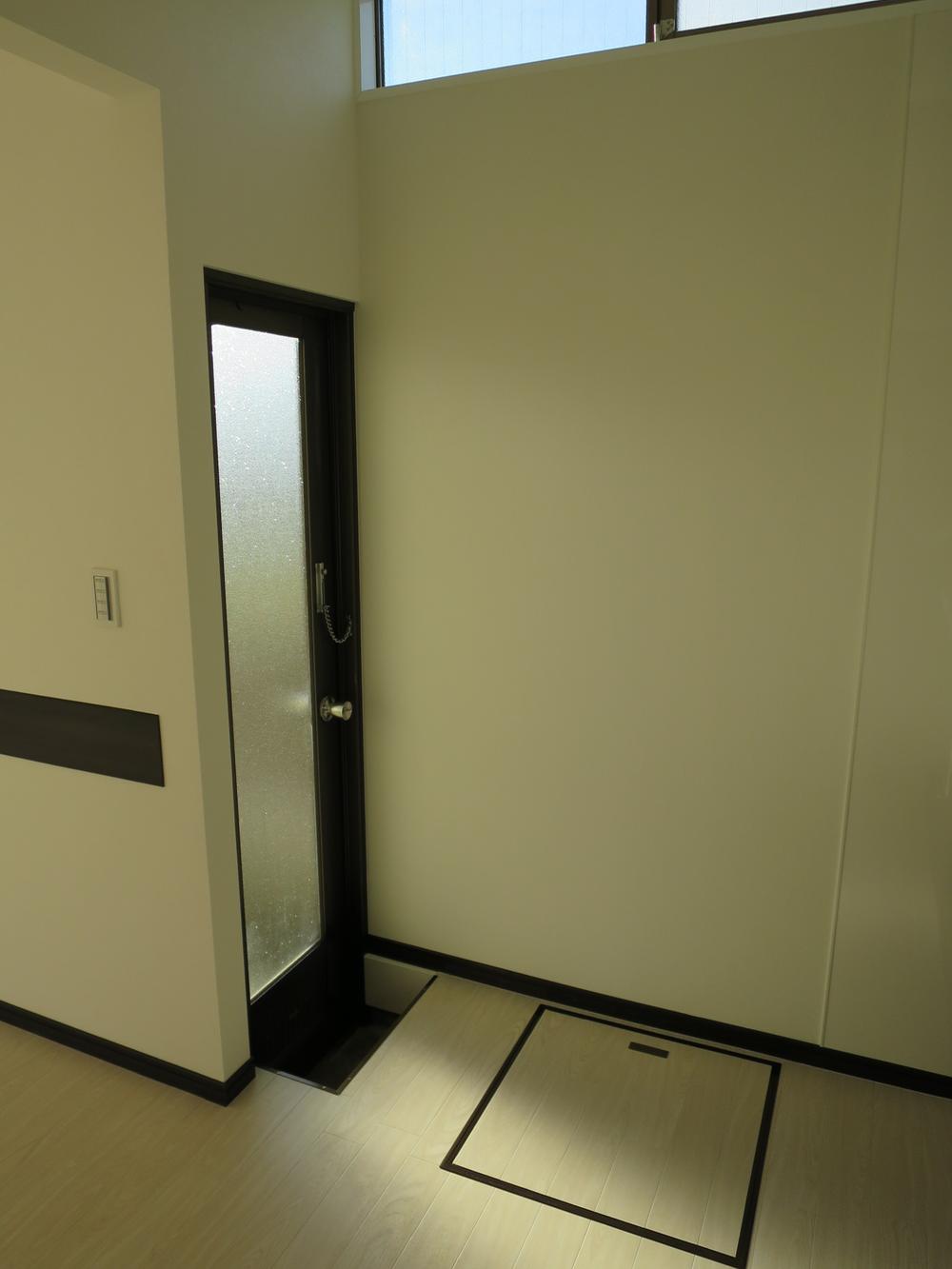 Kitchen. It is a back door