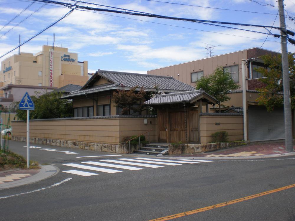 Local appearance photo. Local (10 May 2013) Shooting