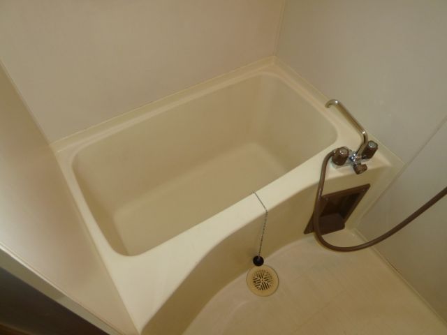 Bath. It is the bath.