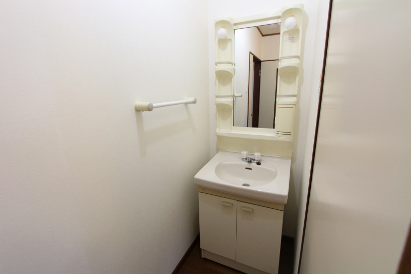 Washroom. ※ 303, Room interior photograph reference