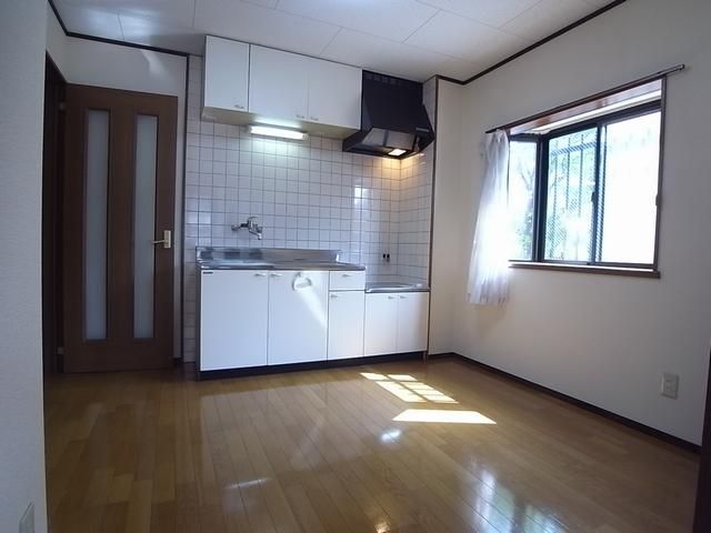 Living and room. Bright dining