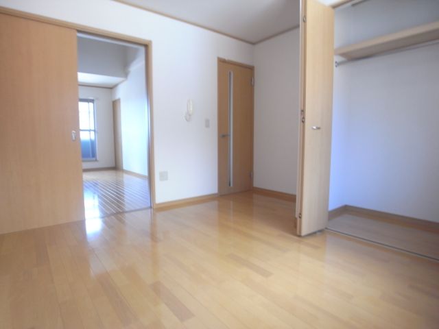 Living and room. On the second floor there are Western-style 2 room