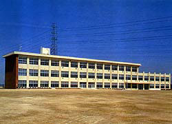 Primary school. Gackt until the elementary school (elementary school) 422m