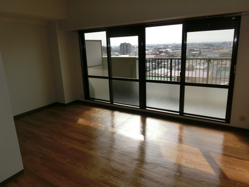 Living and room. Lighting plenty of living-dining kitchen, About 12.8 tatami