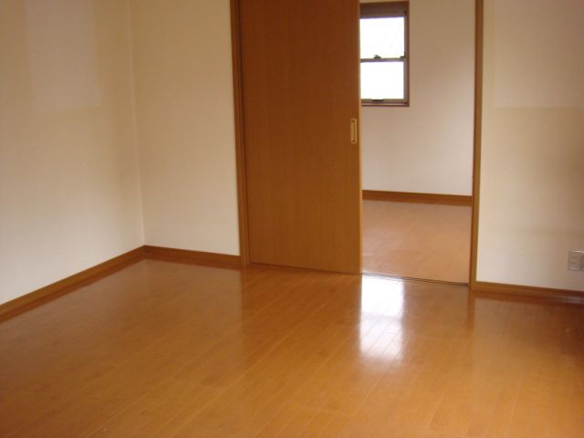 Living and room. 6.75 Pledge of Western-style