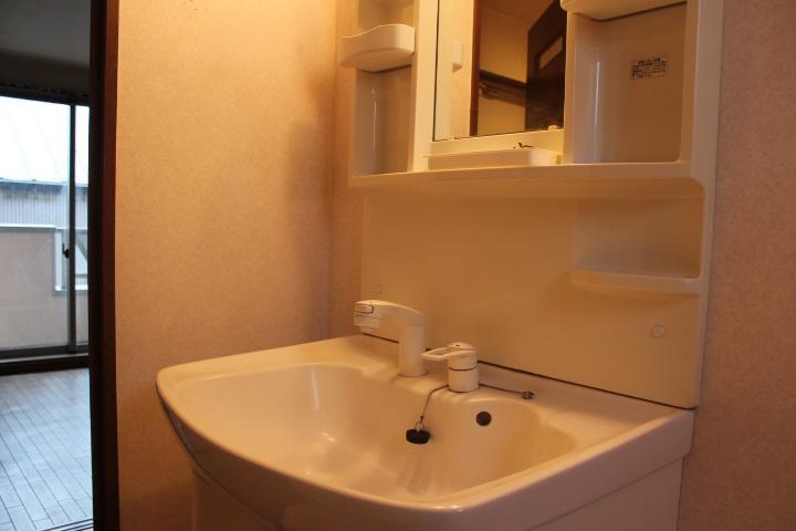 Washroom. Isomorphic type
