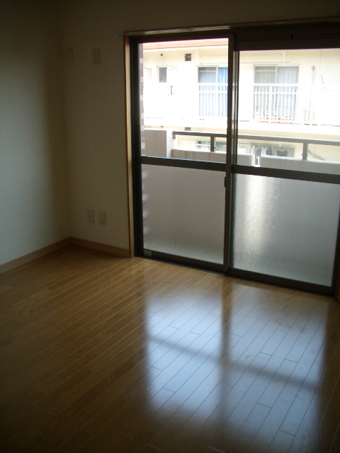 Other room space. Veranda face Western-style