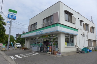 Convenience store. FamilyMart Seongnam store up (convenience store) 400m