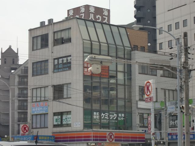 Convenience store. 450m to the Circle K (convenience store)