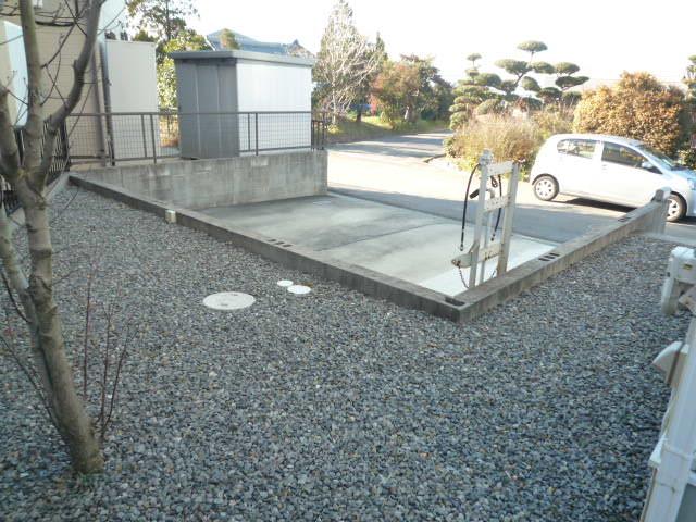 Parking lot. Local (12 May 2013) Shooting