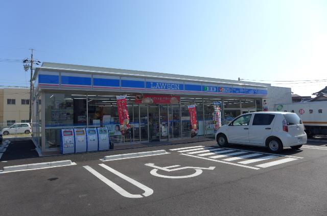 Convenience store. 600m until Lawson (convenience store)