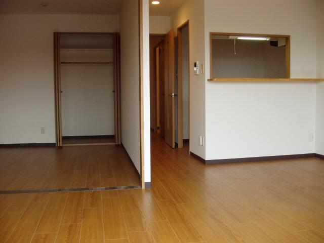 Living and room. Isomorphic type