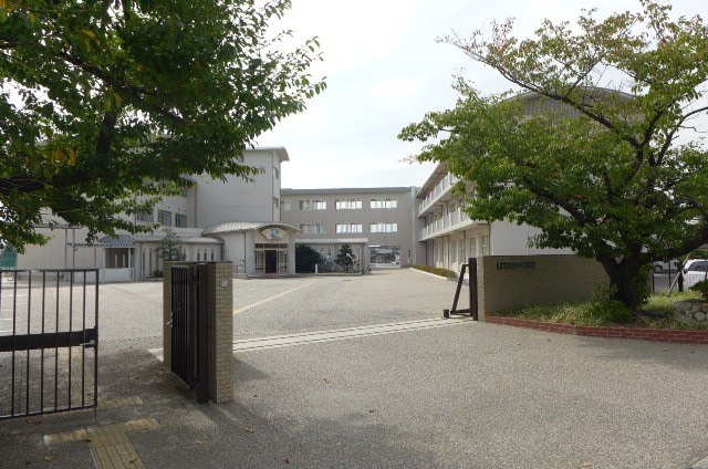 Junior high school. 2500m to Anjo west junior high school (junior high school)