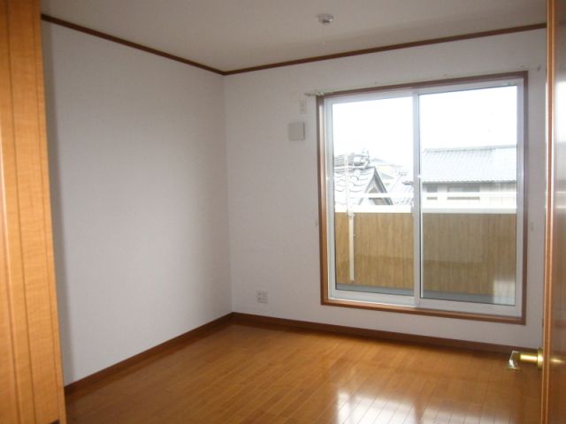 Living and room. Perfect for the room to bedroom