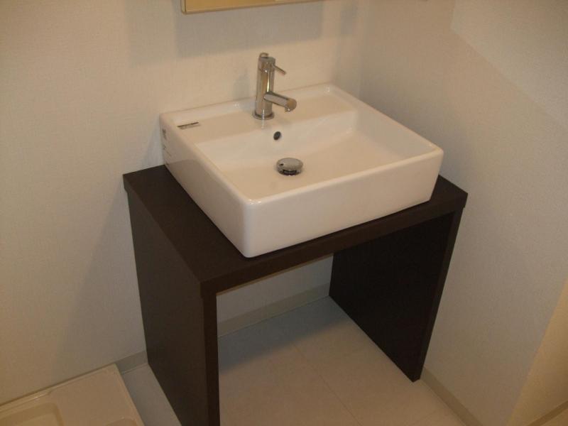 Washroom. Isomorphic type