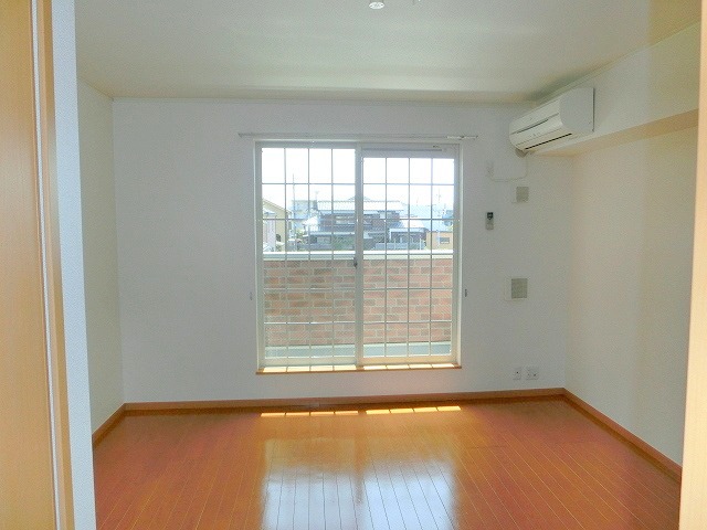 Living and room. LDK10.5 Pledge