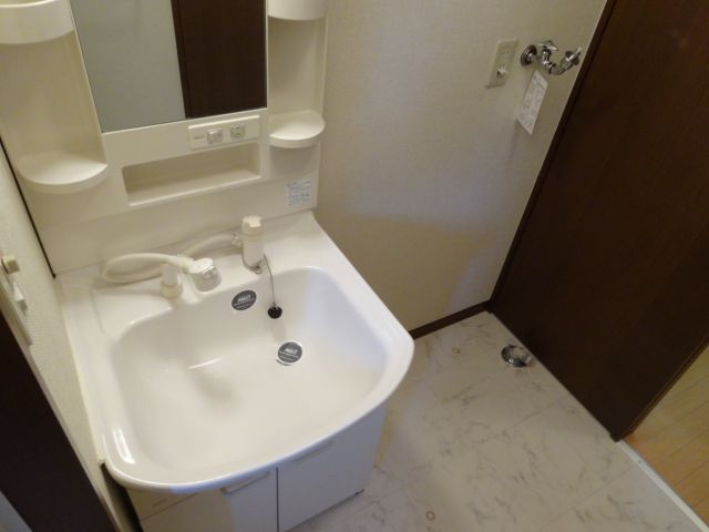 Washroom. Bright Interoceanic