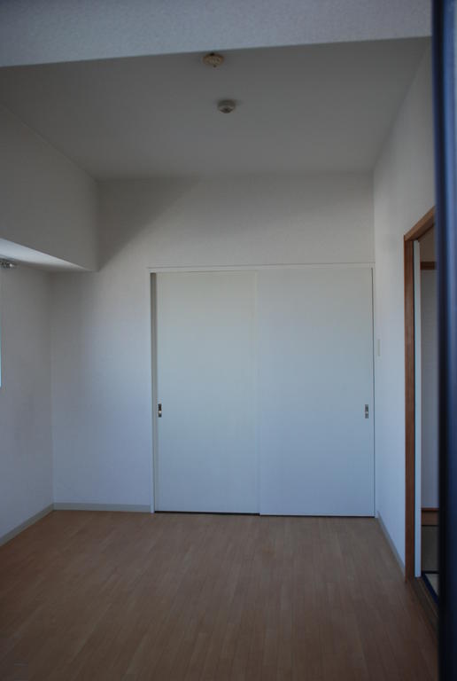 Other room space. Also housed there to Western-style