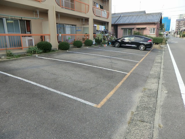 Parking lot