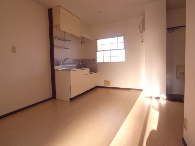 Living and room. Spacious dining