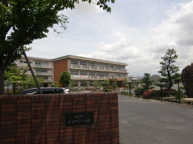Primary school. 500m to City Anjo Central Elementary School (elementary school)