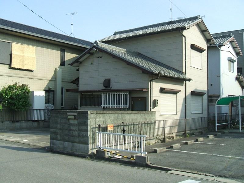 Local photos, including front road. Local (August 2013) Shooting