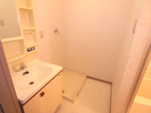 Washroom. Is a dressing room