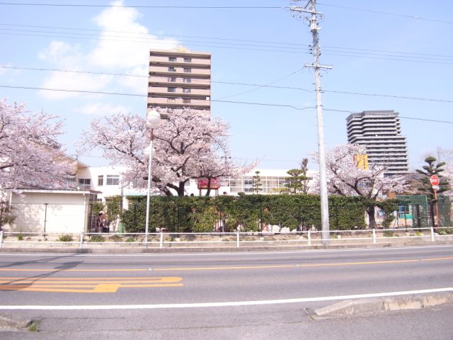 kindergarten ・ Nursery. Anjo kindergarten (kindergarten ・ 1300m to the nursery)