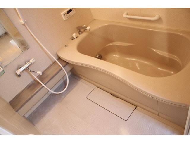 Bath. Isomorphic type