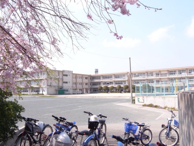 Primary school. Nishikicho up to elementary school (elementary school) 750m