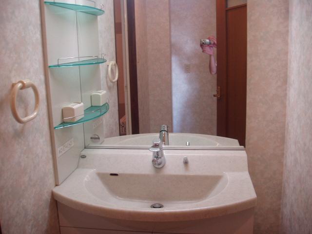 Washroom. Separate room