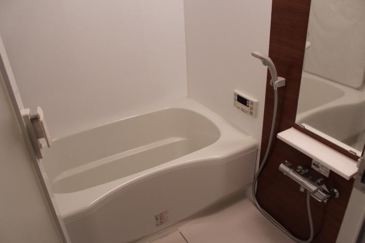 Bath. Isomorphic type
