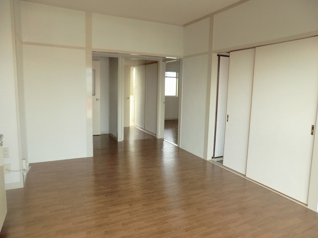 Living and room