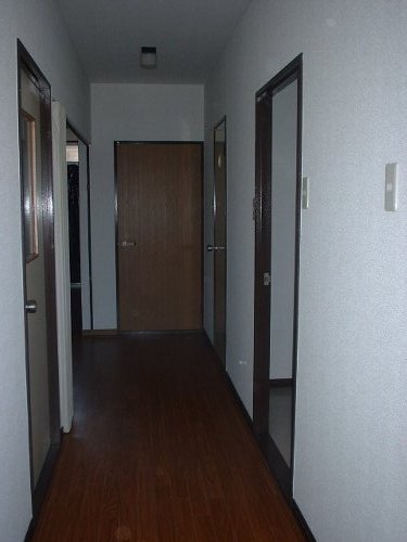 Other room space. Corridor
