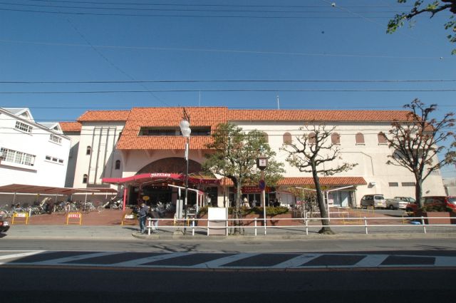 Supermarket. Piago until the (super) 610m