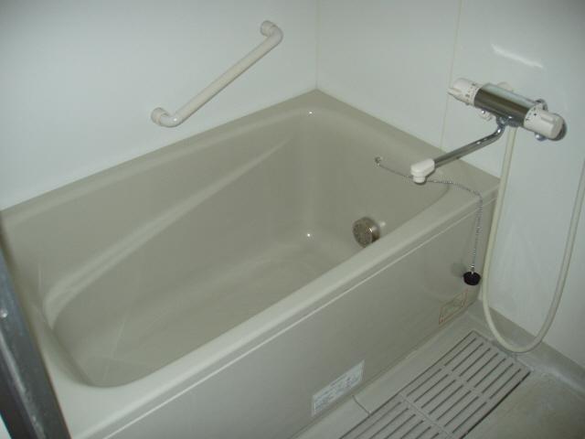 Bath. Isomorphism