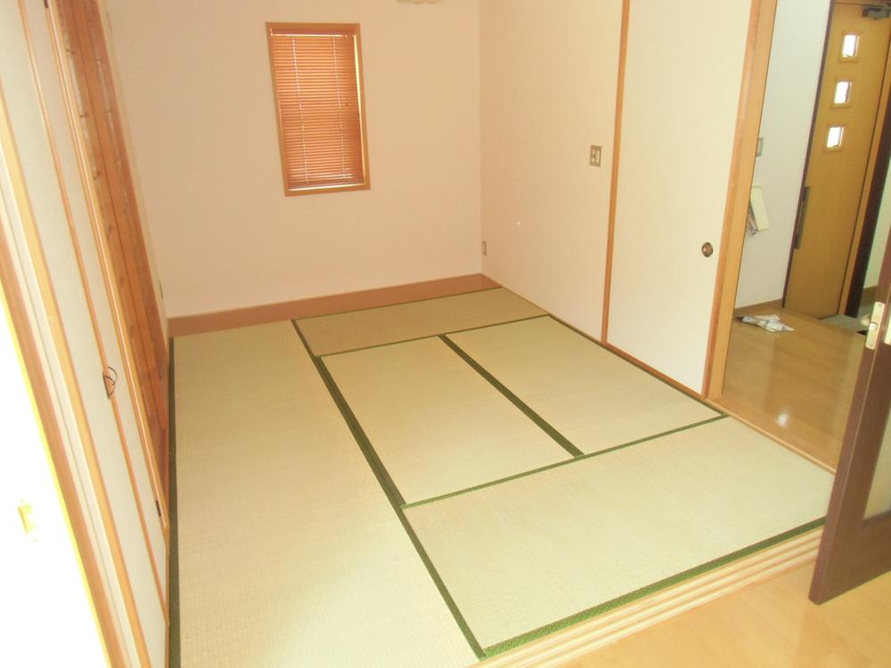 Non-living room. Indoor (September 2013) Shooting