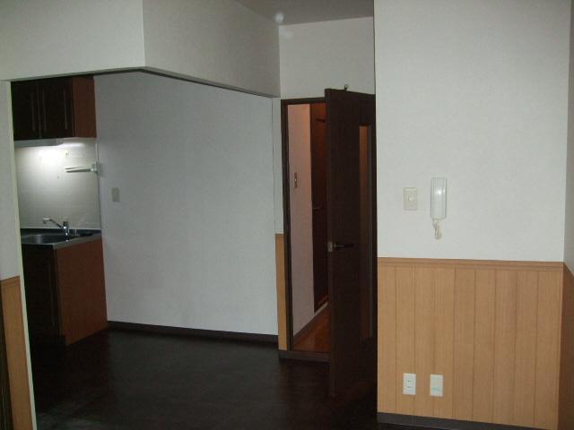 Living and room. Isomorphism