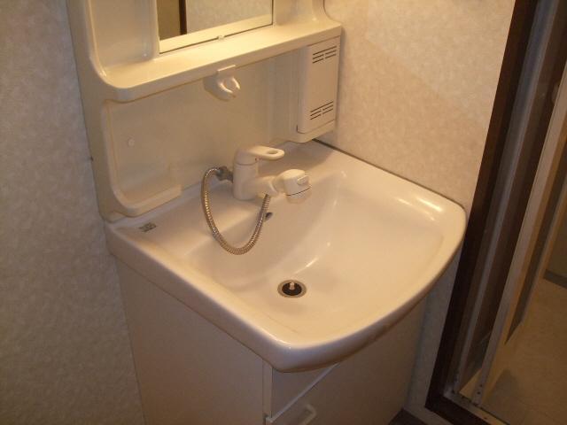 Washroom. Isomorphism
