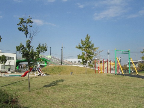 park. 1428m to rough Sone park (park)