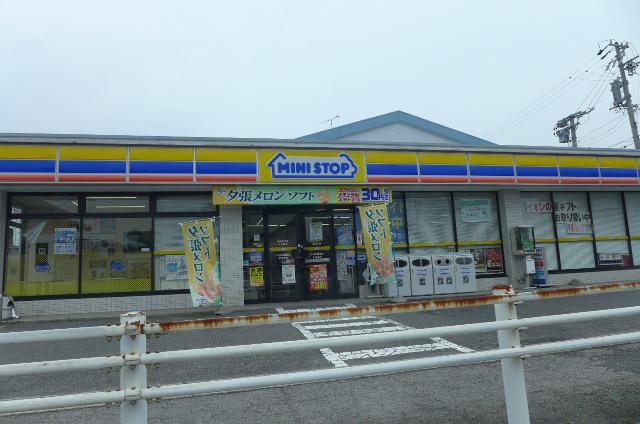Convenience store. MINISTOP up (convenience store) 366m