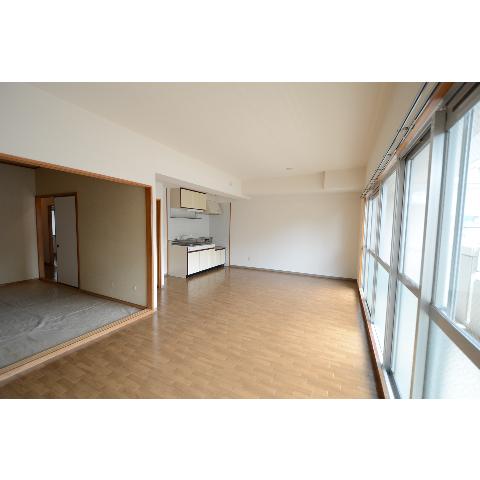 Living and room