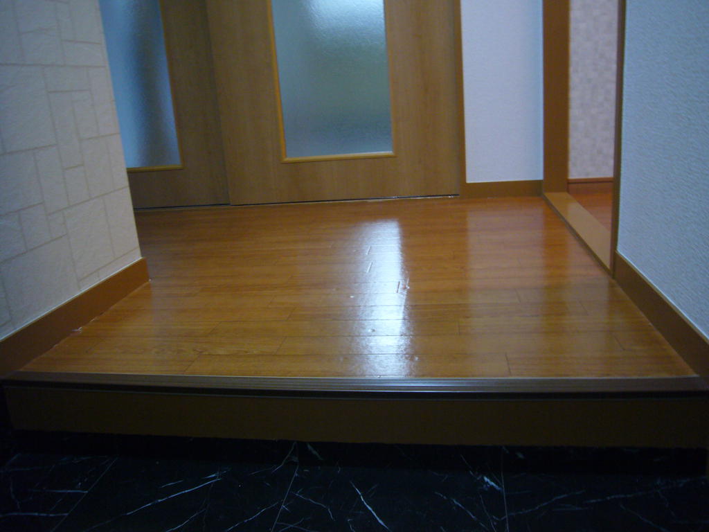 Entrance. Chic entrance.