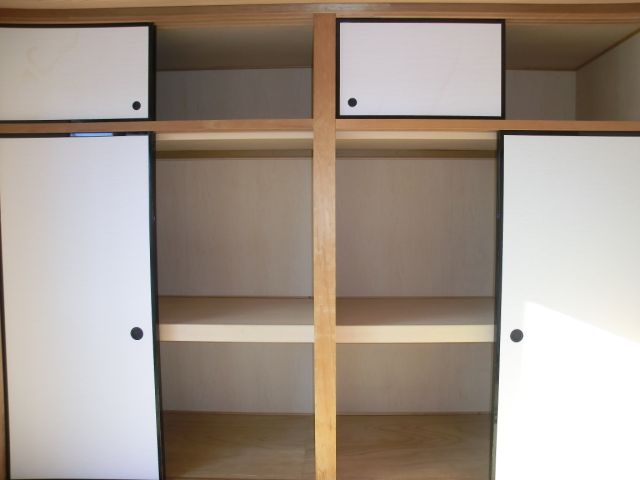 Receipt. Storage with depth
