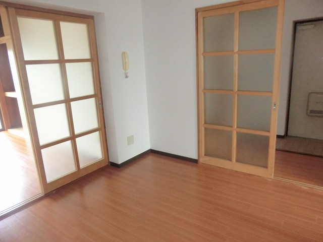 Living and room
