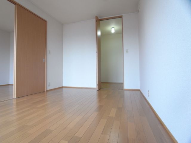 Living and room. Spacious use Interoceanic 6 Pledge