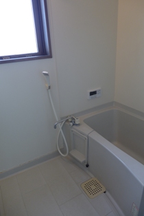 Bath. Bathroom window ・ It is additionally fueled