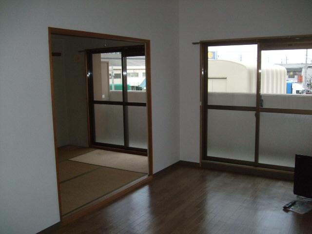 Living and room. Isomorphic type