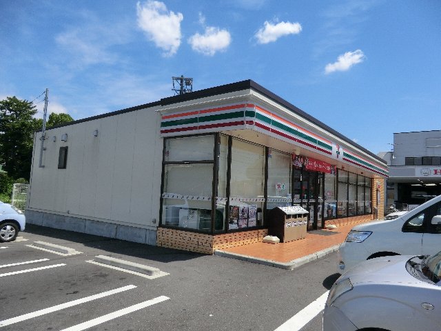 Convenience store. 390m to Seven-Eleven (convenience store)
