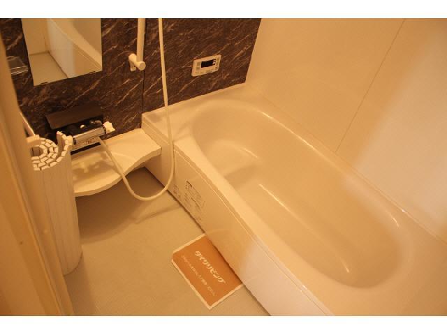 Bath. Isomorphic type